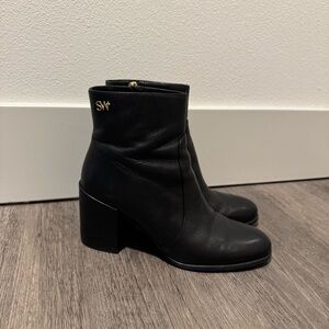 Stuart Weitzman Quinn Black Leather Ankle Boots